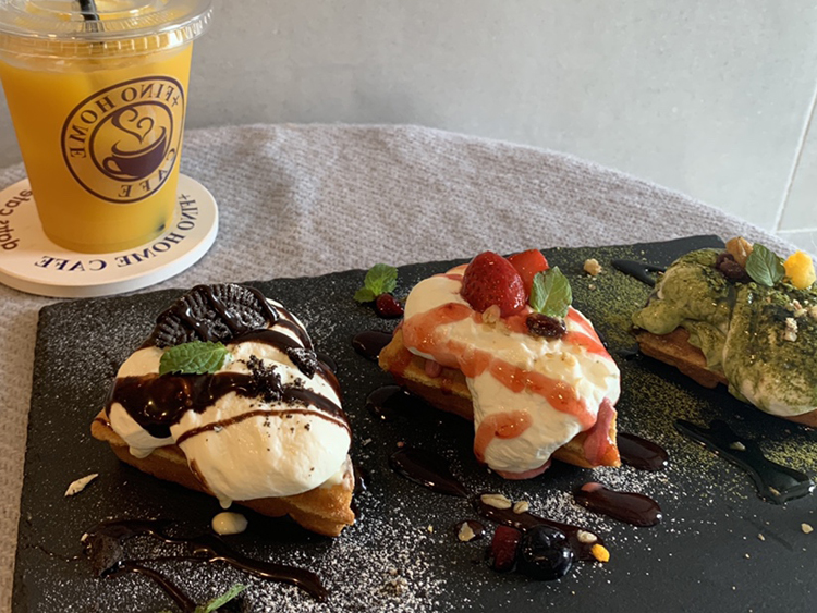 お好きなワッフル3種 & ドリンクセット